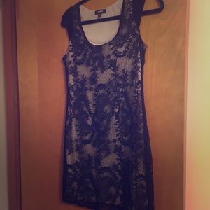 Lace stretch dress